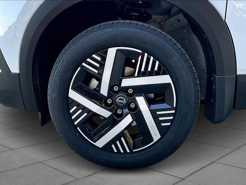 New 2026 Nissan Kicks SV image 9