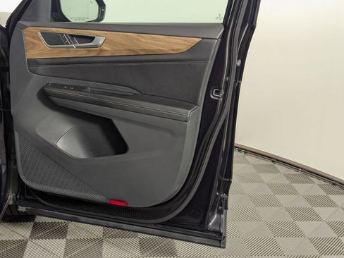 Used 2024 Volkswagen Atlas SE image 50