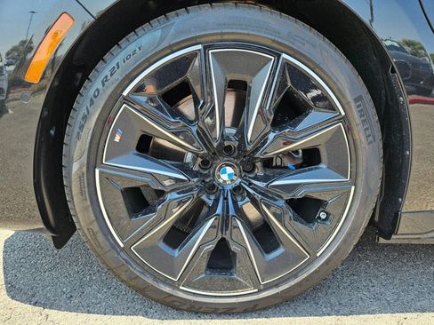 New 2025 BMW 750e xDrive image 10