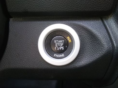 Used 2016 RAM 1500 Laramie w/ Convenience Group image 16