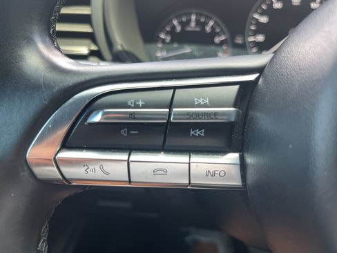 Used 2023 MAZDA MAZDA3 s FWD image 19