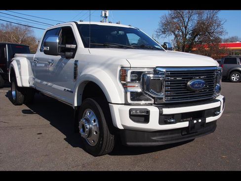 Used 2022 Ford F450 Platinum w/ FX4 Off-Road Package image 7