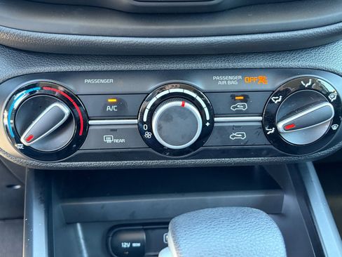 Certified 2025 Kia Soul LX image 25