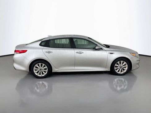 Used 2016 Kia Optima EX FWD image 17