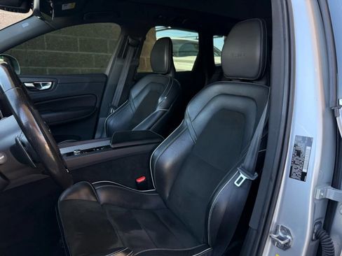 Used 2019 Volvo XC60 T5 R-Design w/ Protection Package image 40