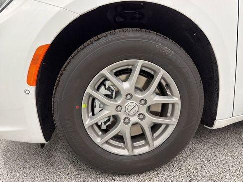 New 2026 Chrysler Pacifica Select image 10
