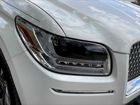 Used 2021 Lincoln Navigator Reserve w/ Luxury Package image 25
