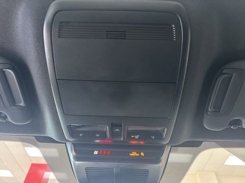 Used 2024 MAZDA MAZDA3 s image 27