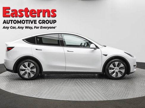 Used 2021 Tesla Model Y Long Range image 4