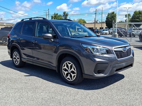 Used 2020 Subaru Forester Premium AWD/4WD image 3