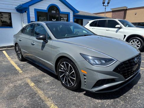 Used 2020 Hyundai Sonata SEL Plus w/ Tech Package FWD image 2