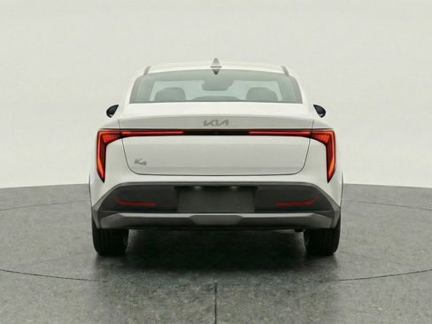 Used 2025 Kia K4 LXS image 7