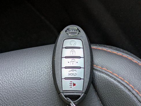 Used 2022 Nissan Sentra SR w/ SR Premium Package FWD image 28