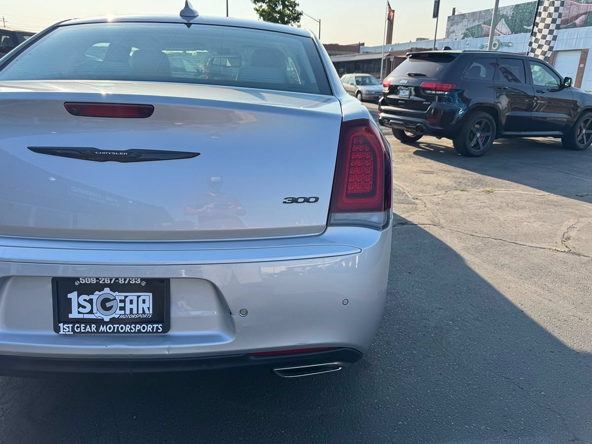 Used 2022 Chrysler 300 Touring L AWD/4WD image 10
