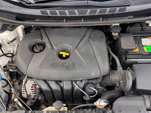 Used 2015 Hyundai Elantra Sport image 18