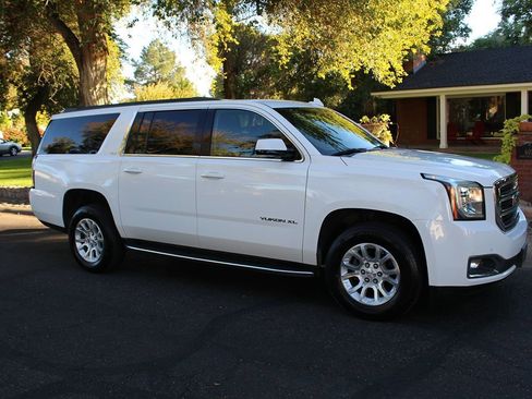 Used 2018 GMC Yukon XL SLT image 45