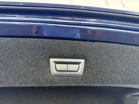 Used 2023 BMW 760i xDrive w/ Executive Package image 32