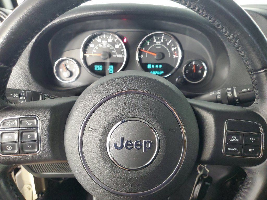 Used 2018 Jeep Wrangler Unlimited Rubicon w/ Connectivity Group AWD/4WD image 23