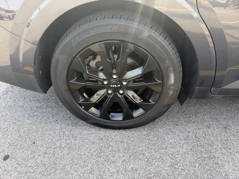 Used 2024 Kia Carnival SX Prestige FWD image 7
