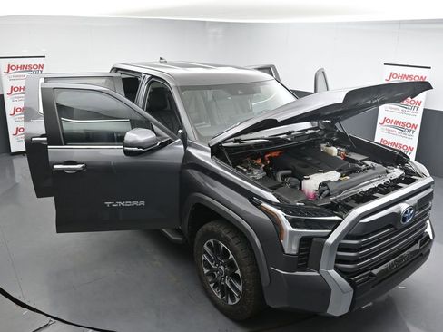 Used 2024 Toyota Tundra Limited AWD/4WD image 42