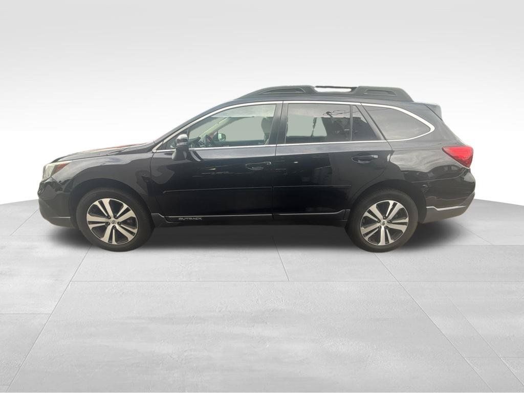 Used 2018 Subaru Outback 2.5i Limited AWD/4WD image 3