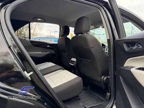 Used 2021 Chevrolet Equinox LS w/ LS Convenience Package image 16