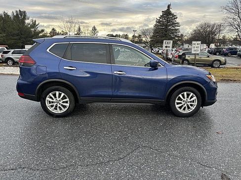 Used 2019 Nissan Rogue SV image 6
