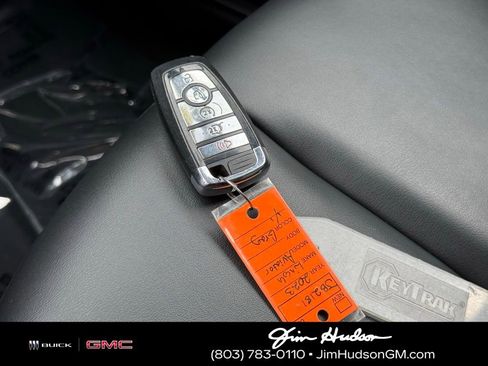Used 2023 Lincoln Aviator AWD w/ Premium Package image 38