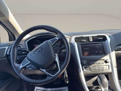 Used 2016 Ford Fusion SE image 14