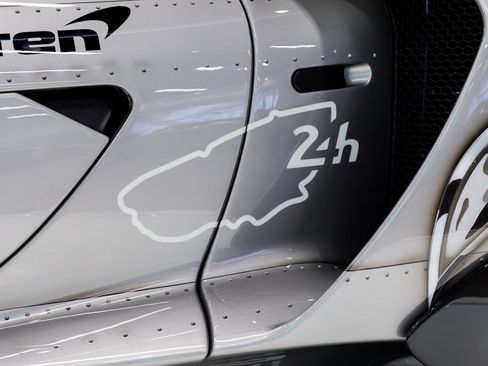 Used 2020 McLaren Senna RWD image 35