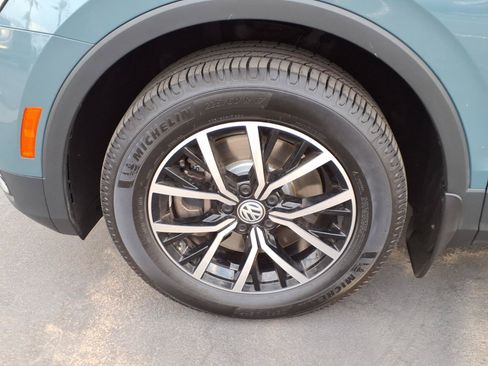 Used 2021 Volkswagen Tiguan SE FWD image 9