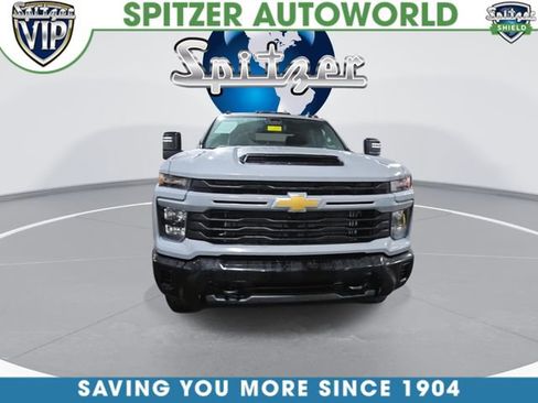 Used 2024 Chevrolet Silverado 2500 Custom w/ Custom Value Package image 3