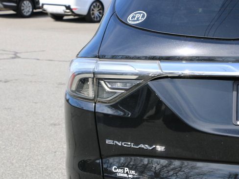Used 2023 Buick Enclave Avenir image 6
