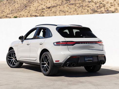 Certified 2025 Porsche Macan AWD/4WD image 3