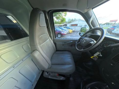 Used 2016 GMC Savana 2500 image 24