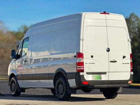 Used 2014 Freightliner Sprinter 2500 image 8