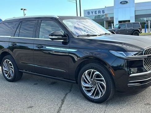 Used 2025 Lincoln Navigator Reserve AWD/4WD image 28