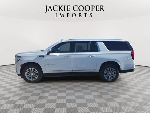 Used 2024 GMC Yukon XL Denali AWD/4WD image 8