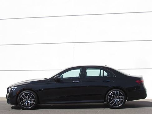 Used 2021 Mercedes-Benz E 350 4MATIC Sedan image 4