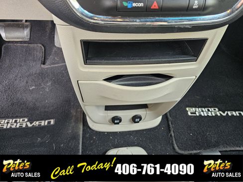 Used 2016 Dodge Grand Caravan SE image 24