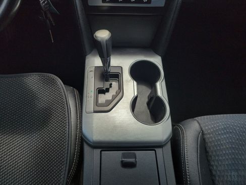 Used 2014 Toyota Camry SE FWD image 15