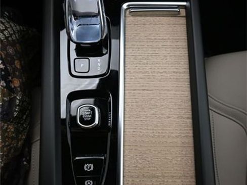 New 2026 Volvo XC60 B5 Core w/ Climate Package image 10