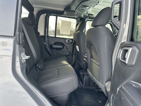 Used 2020 Jeep Gladiator Sport w/ Quick Order Package 24S image 27