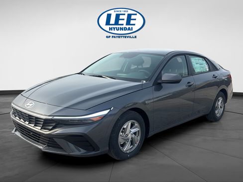Certified 2026 Hyundai Elantra SE FWD image 8