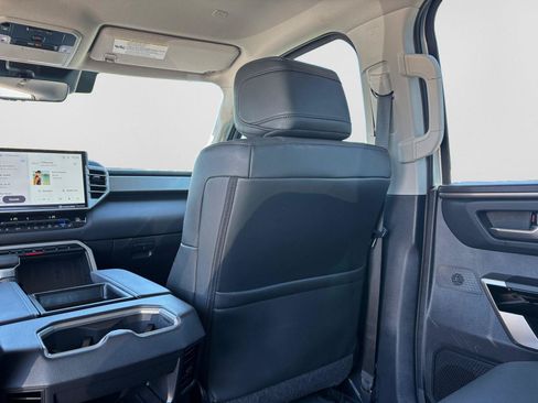Used 2024 Toyota Tundra Limited AWD/4WD image 41