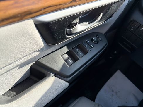 Used 2018 Honda CR-V EX image 17