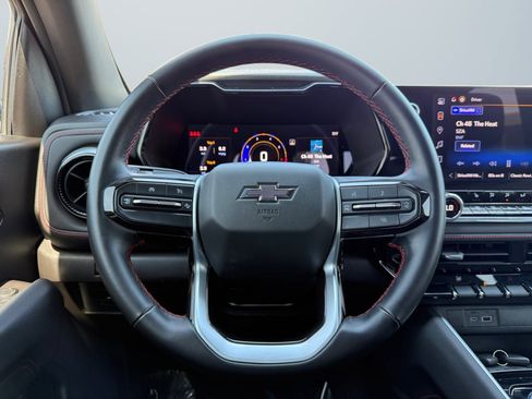 Used 2024 Chevrolet Colorado Z71 w/ Z71 Convenience Package 2 image 12