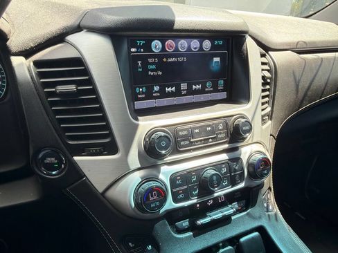 Used 2019 GMC Yukon XL SLT w/ Open Road Package AWD/4WD image 31