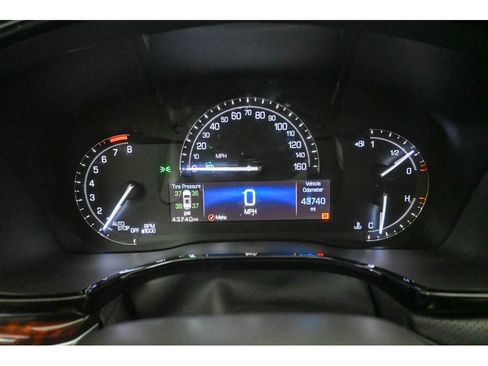 Used 2018 Cadillac XT5 Luxury w/ Driver Awareness Package image 13