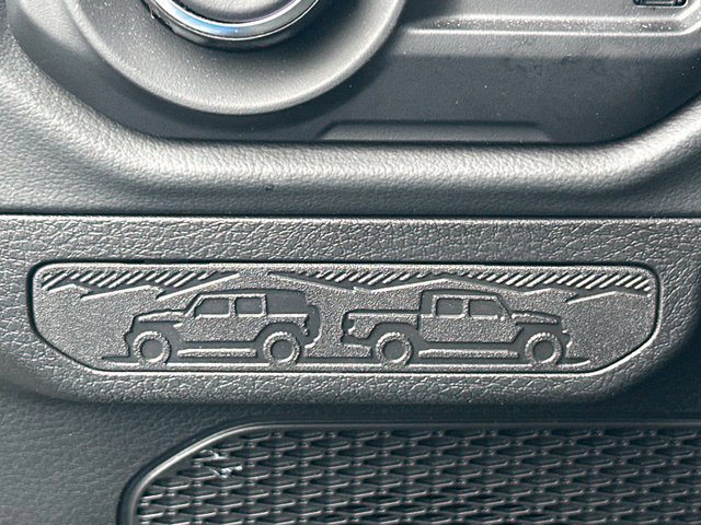 Used 2026 Jeep Wrangler Unlimited Sahara AWD/4WD image 24